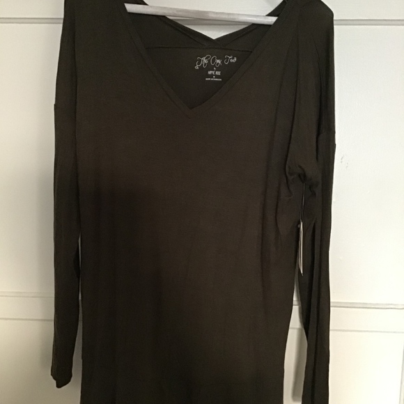 Hippie Rose V-Neck Long Sleeve - Picture 4 of 4